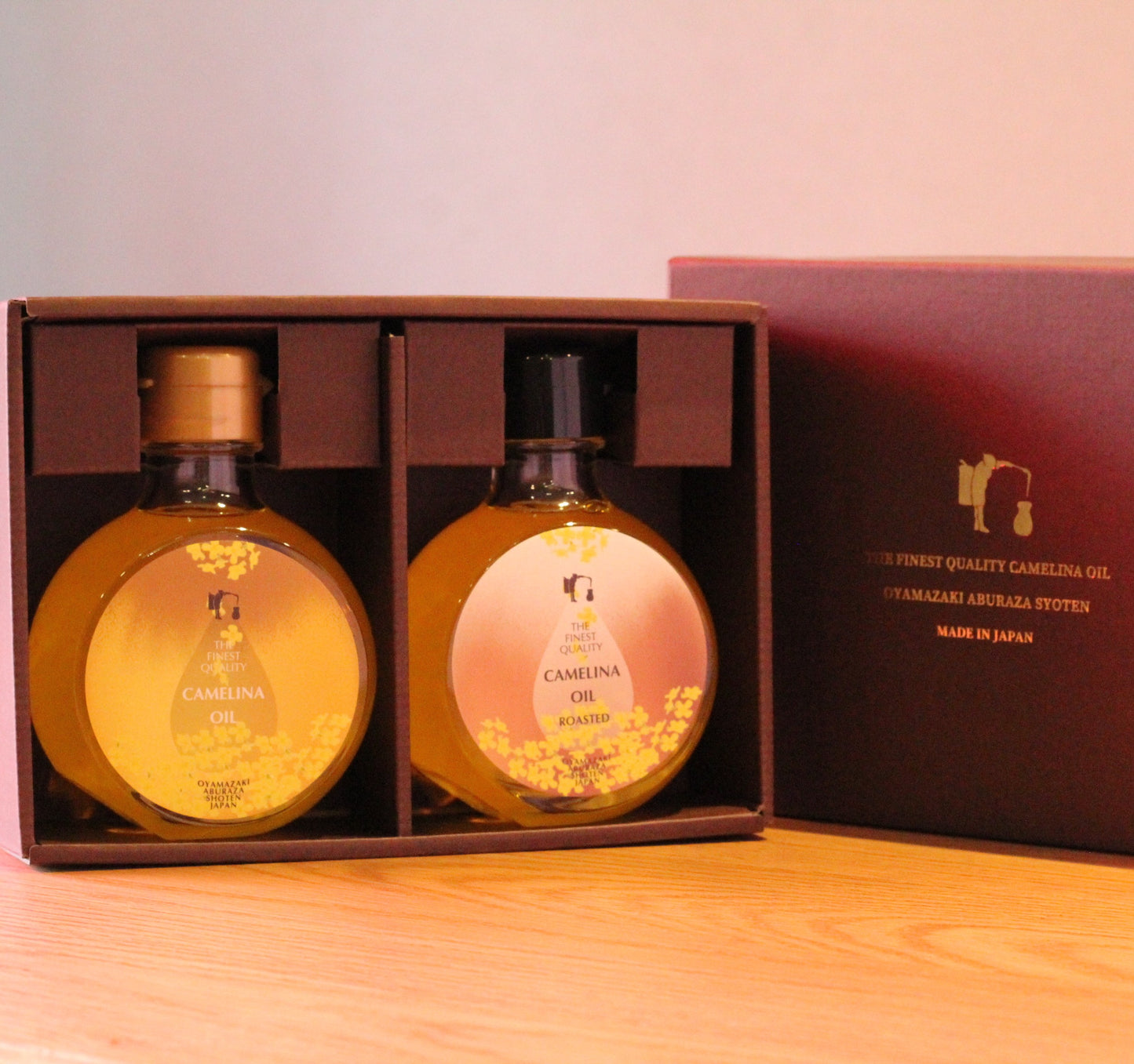 <ギフト箱入り>THE FINEST QUALITY CAMELINA OIL (150ml)とROASTED(150ml)の2本のセット<送料込み>